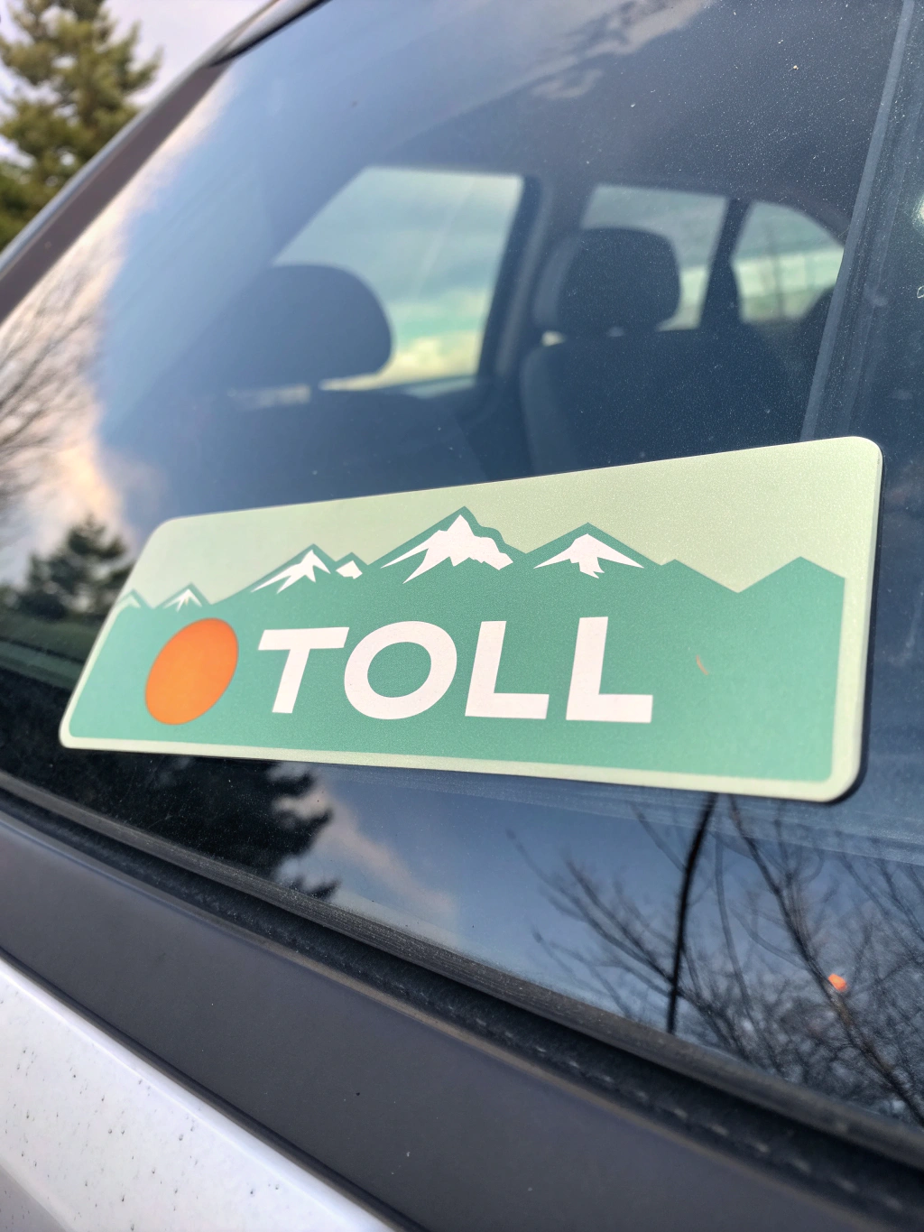 Mautvignette und Straßenillustration